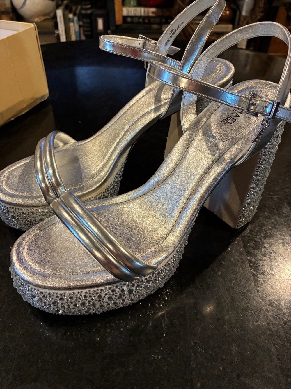 *NEW* Michael Kors Silver Platform Ankle-Strap Sandals - Sz 9.5